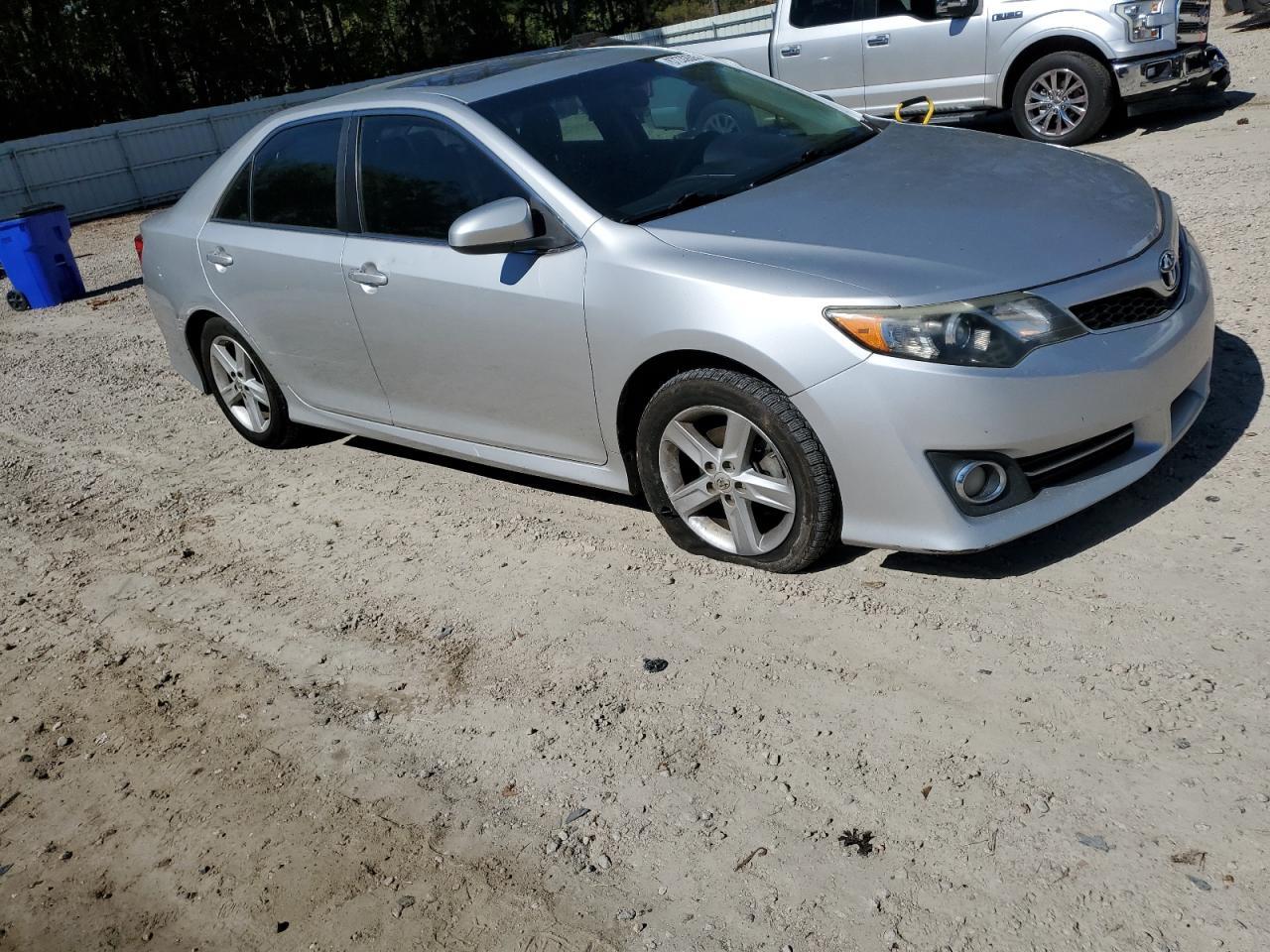 2014 TOYOTA CAMRY