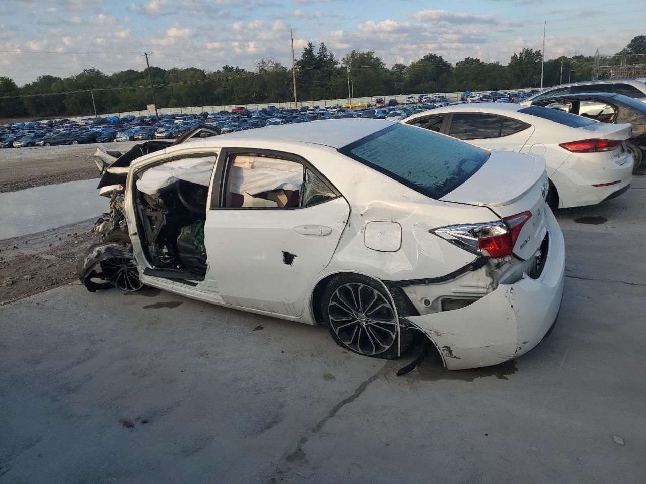 2015 TOYOTA COROLLA