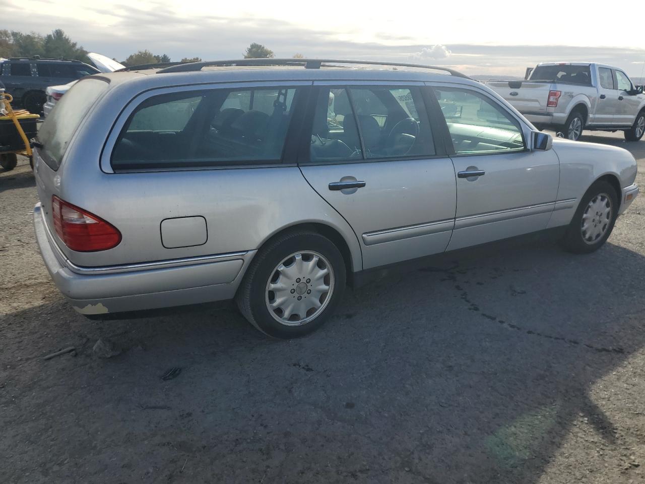 1998 MERCEDES-BENZ E 320