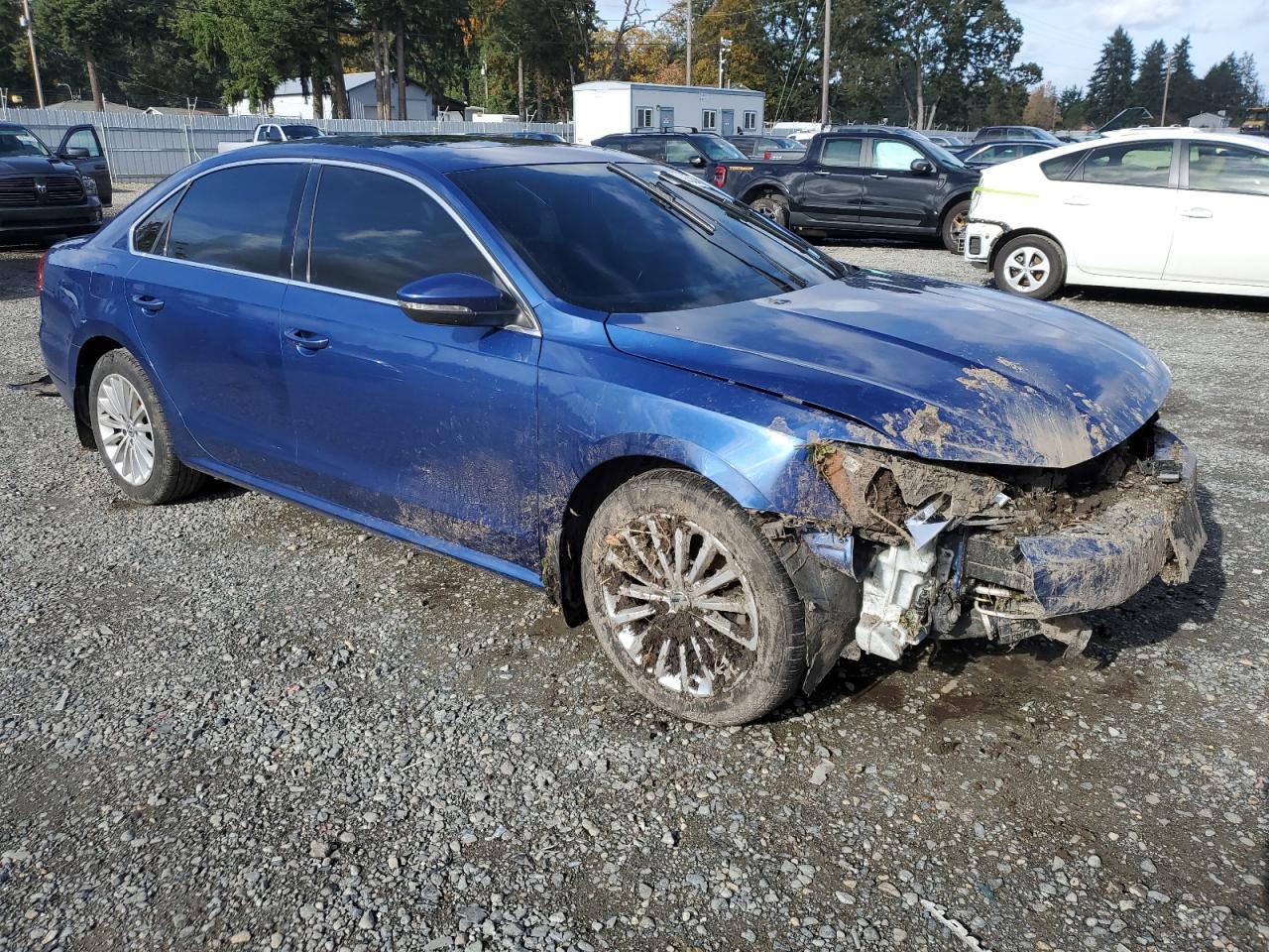 2016 VOLKSWAGEN Passat