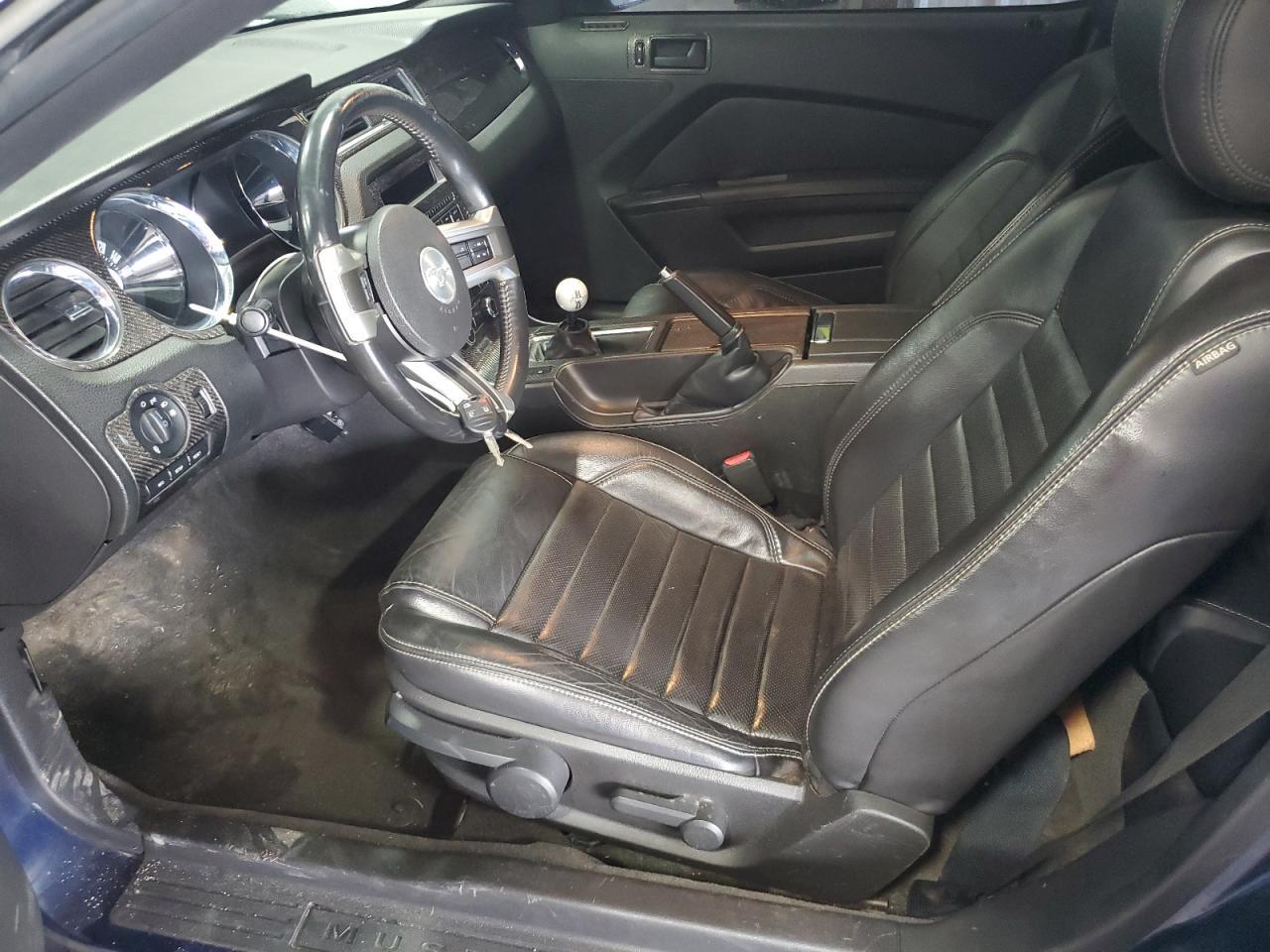 2011 FORD MUSTANG
