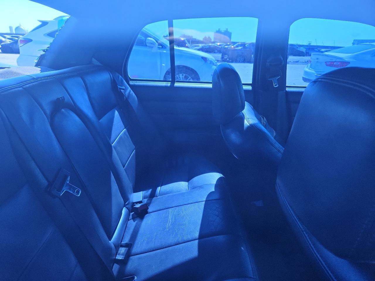 2003 FORD Crown Victoria