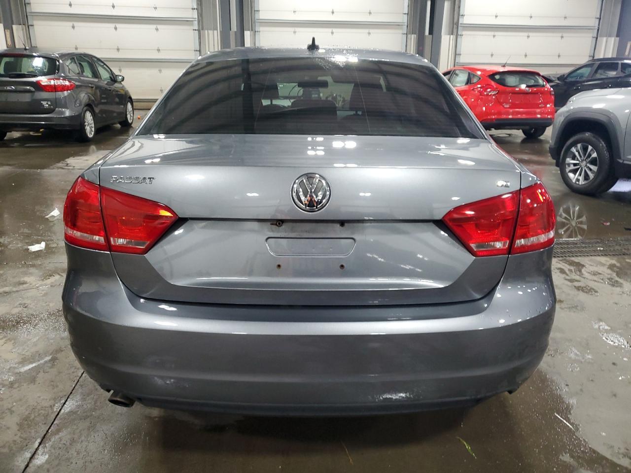 2013 VOLKSWAGEN Passat