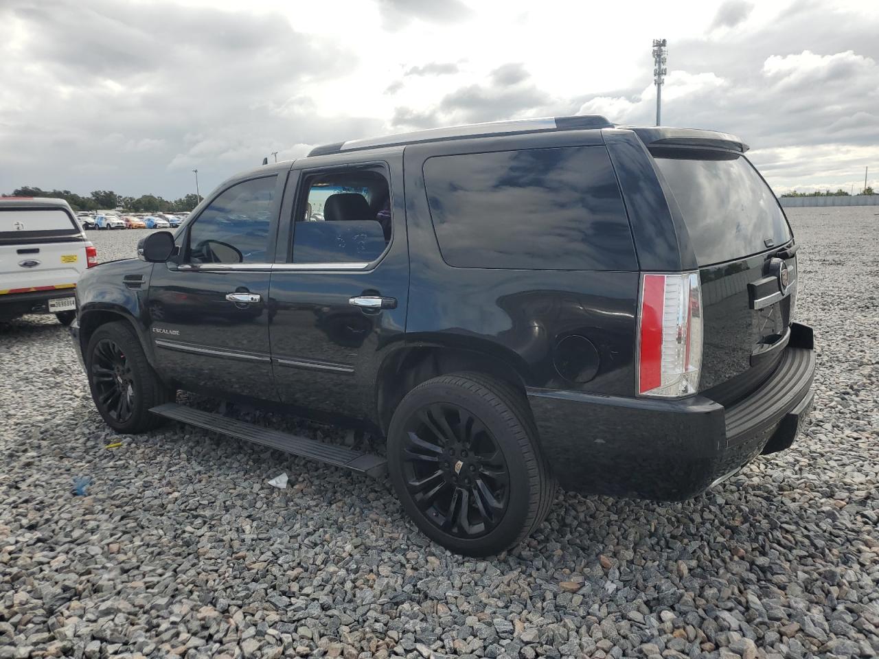 2013 CADILLAC ESCALADE