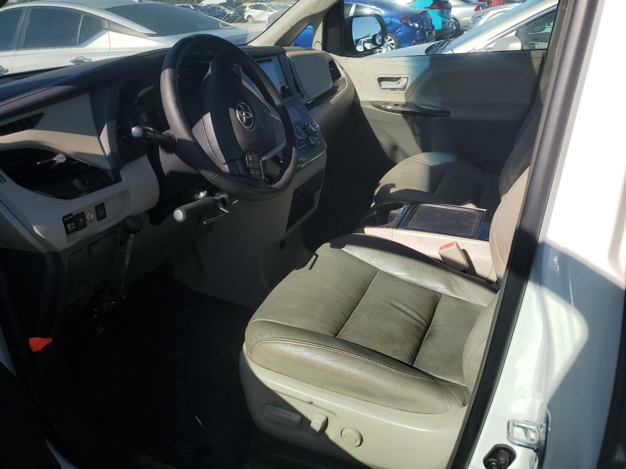 2017 TOYOTA SIENNA