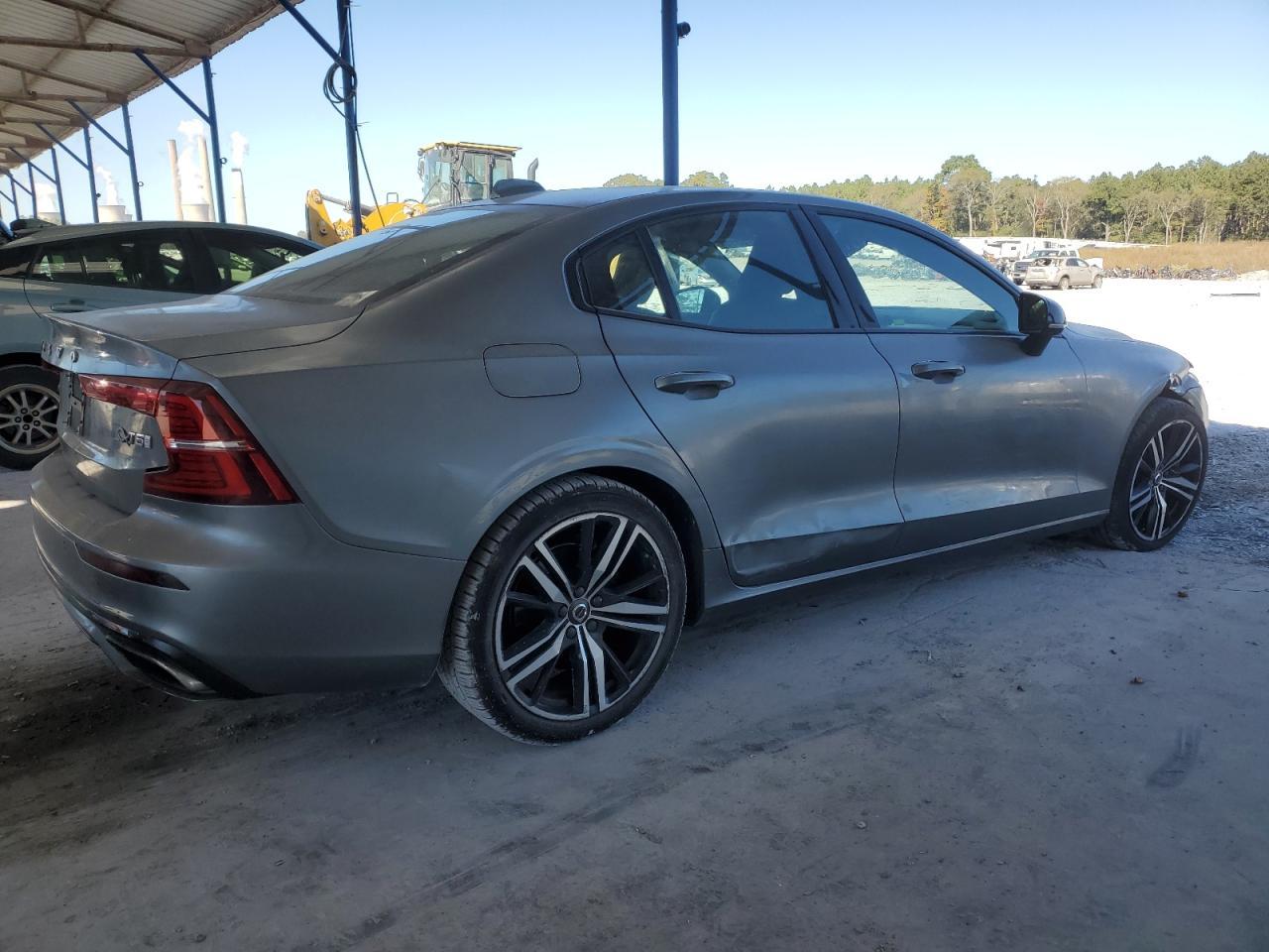 2019 VOLVO S60