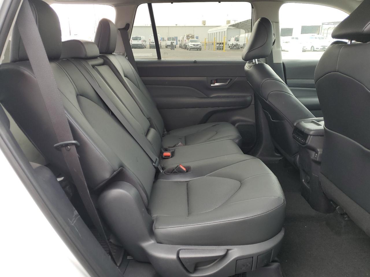 2024 TOYOTA HIGHLANDER