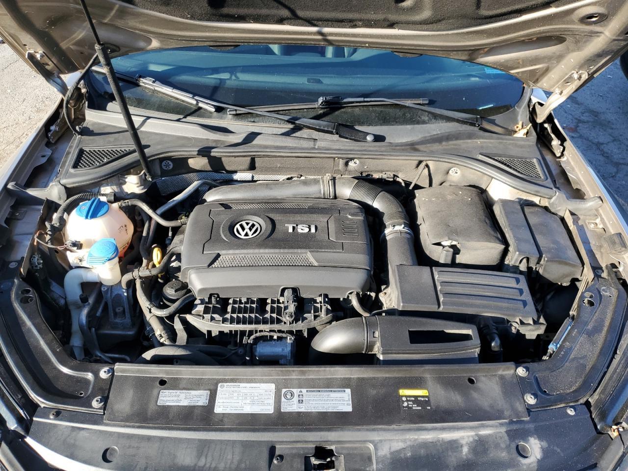 2016 VOLKSWAGEN Passat