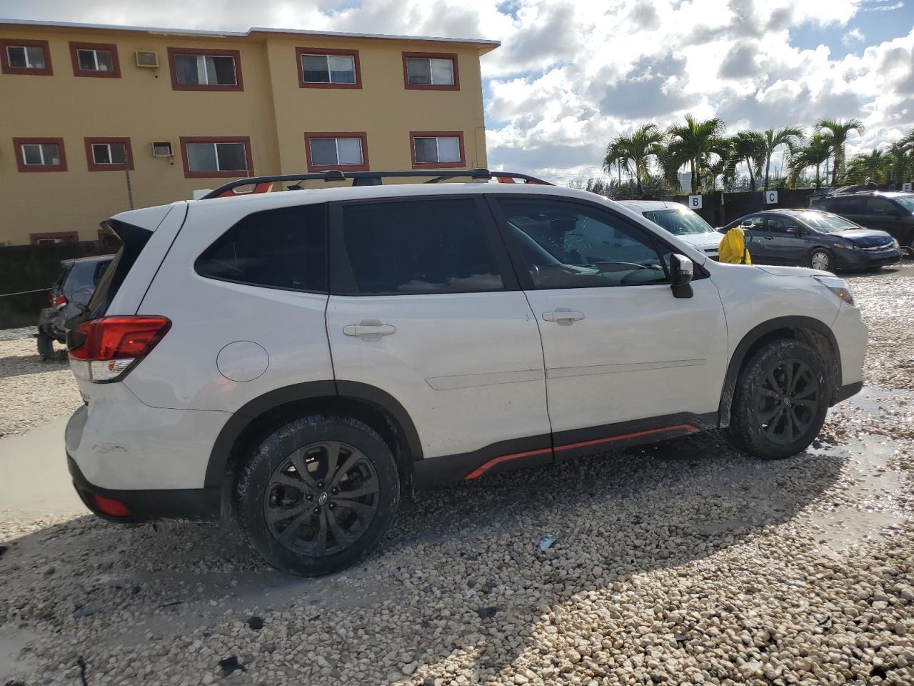 2021 SUBARU FORESTER