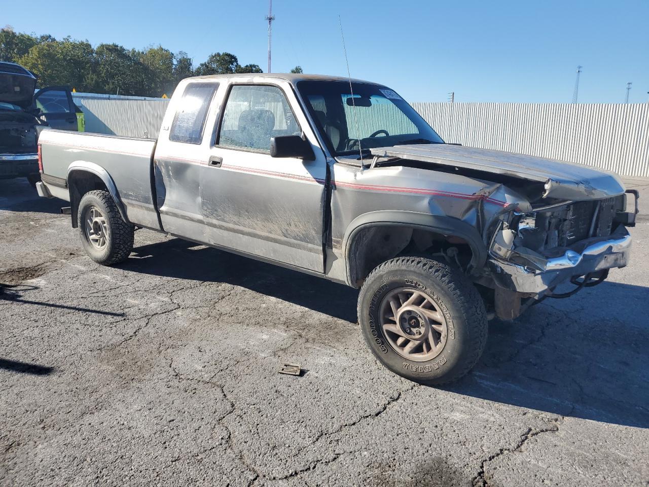 1992 DODGE Dakota