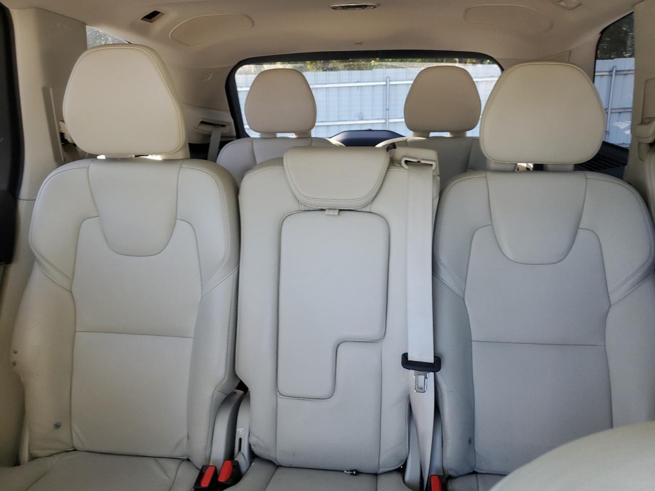 2019 VOLVO XC90
