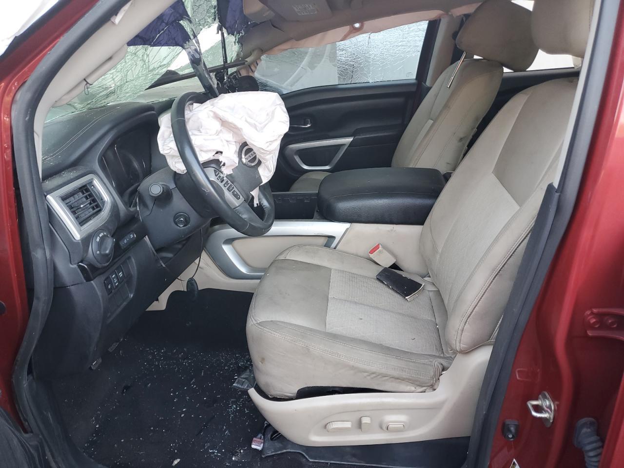 2016 NISSAN Titan