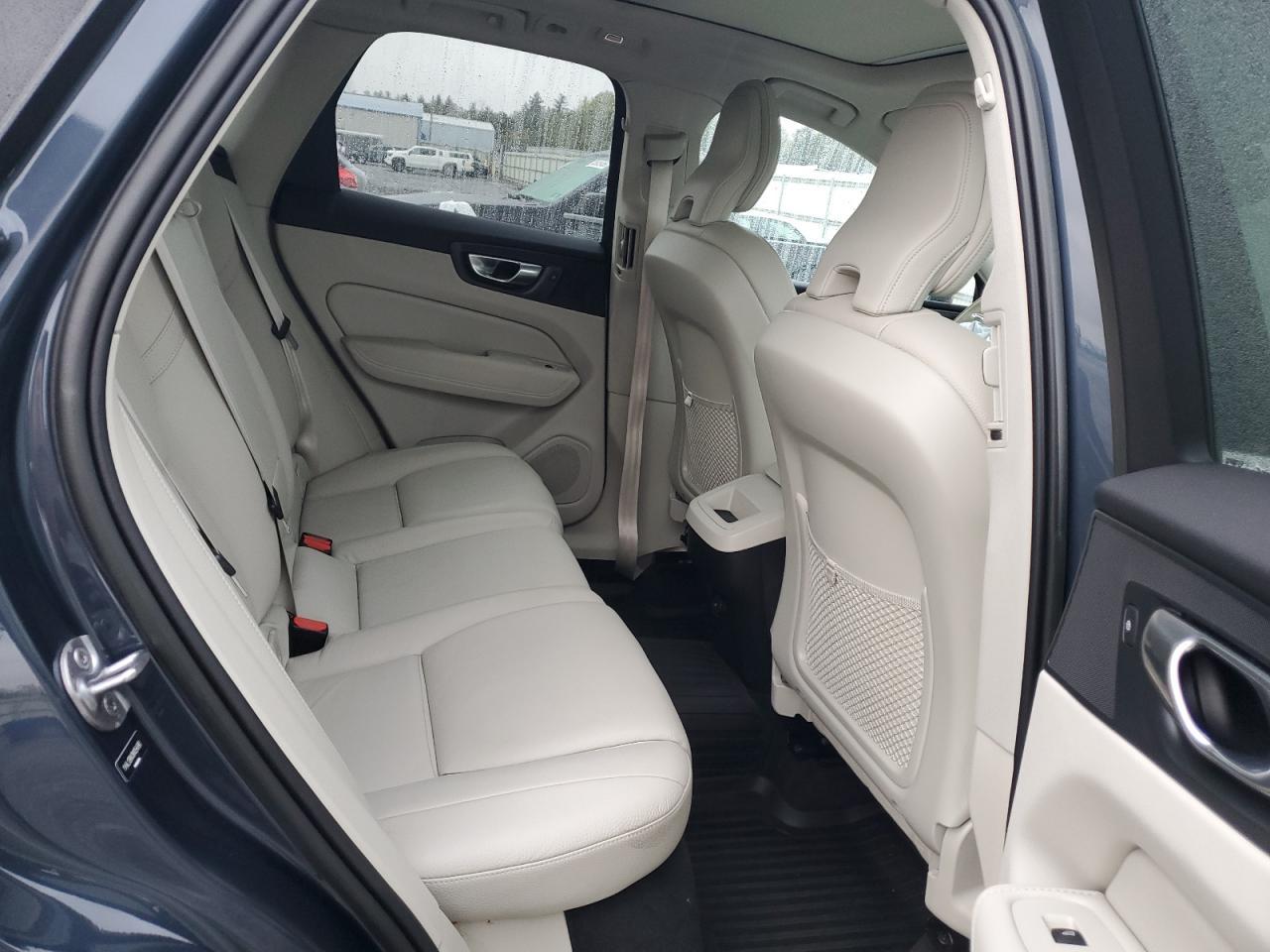 2022 VOLVO XC60