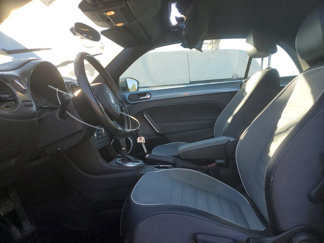 2016 VOLKSWAGEN Beetle