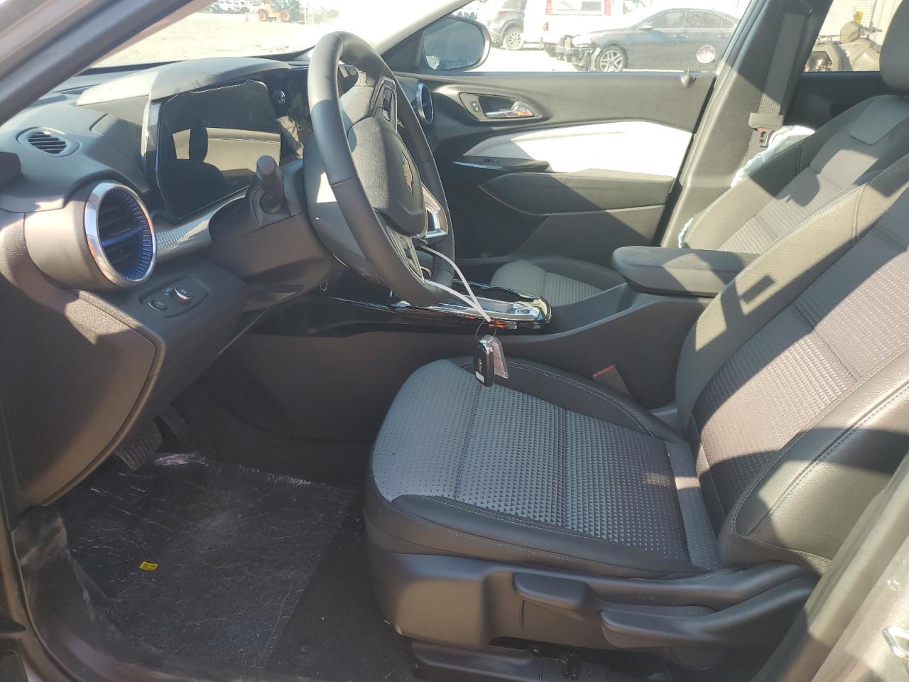 2025 CHEVROLET TRAX