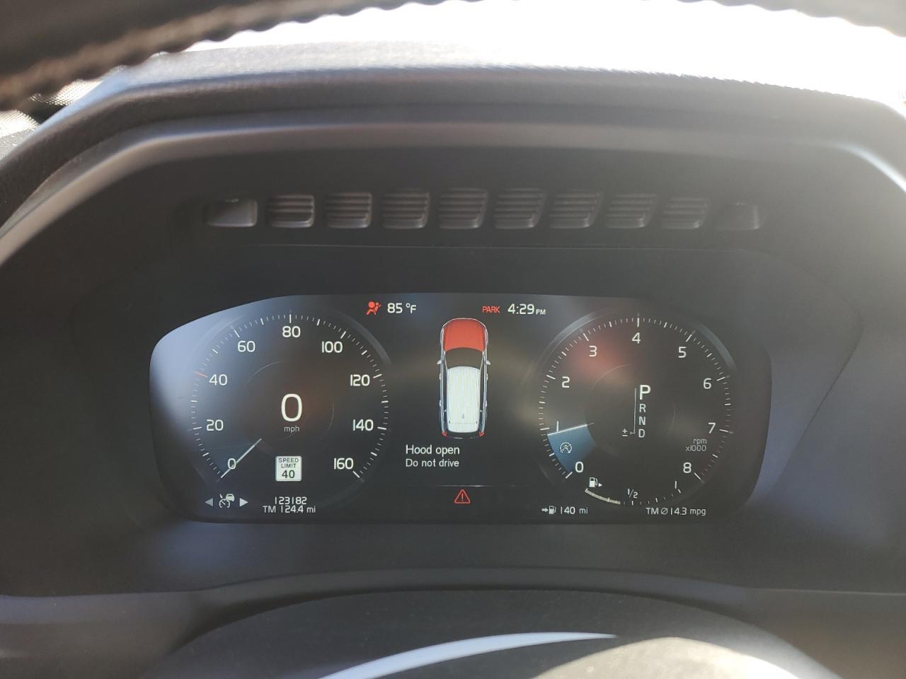 2017 VOLVO XC90