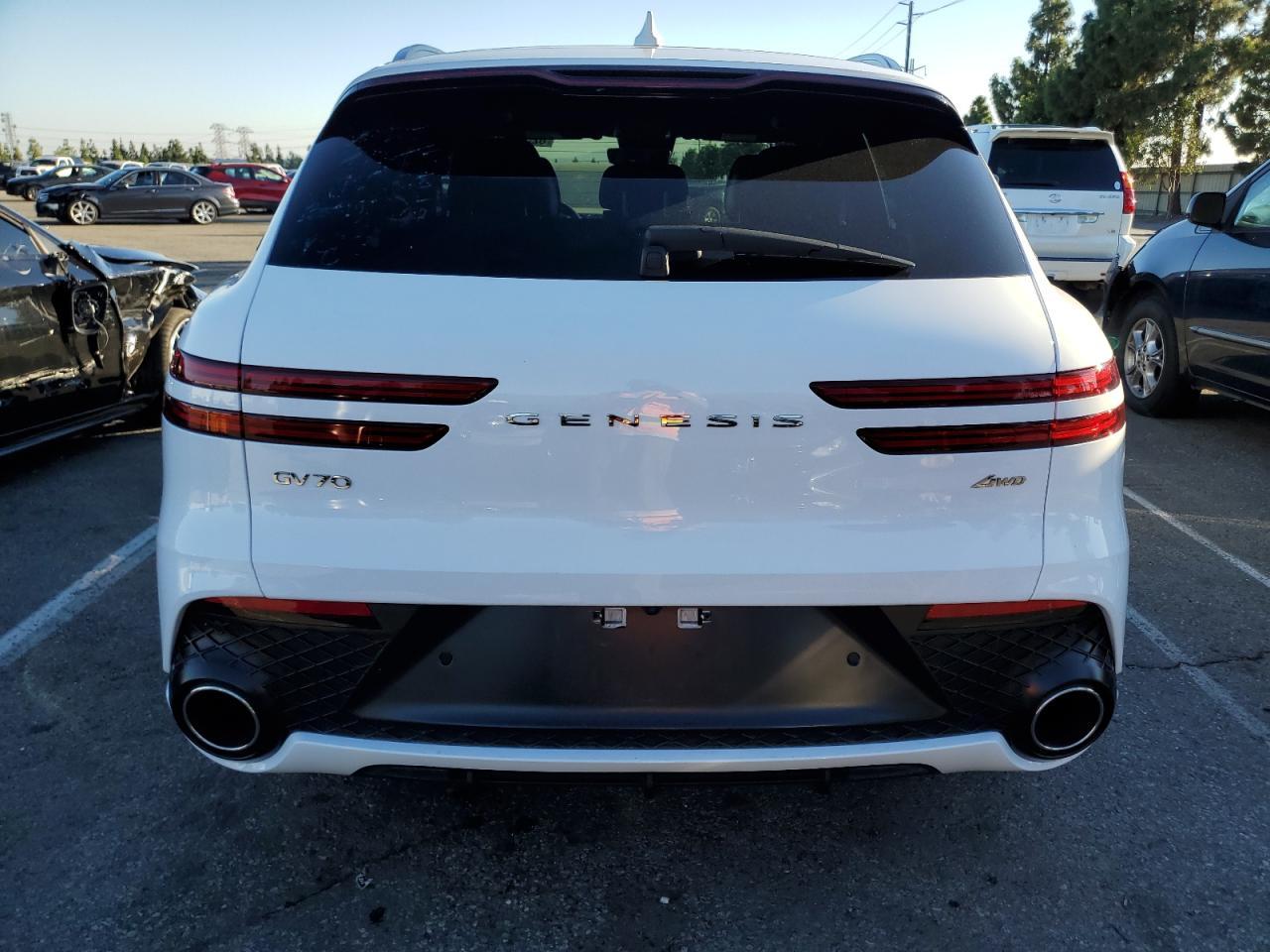 2023 GENESIS GV70