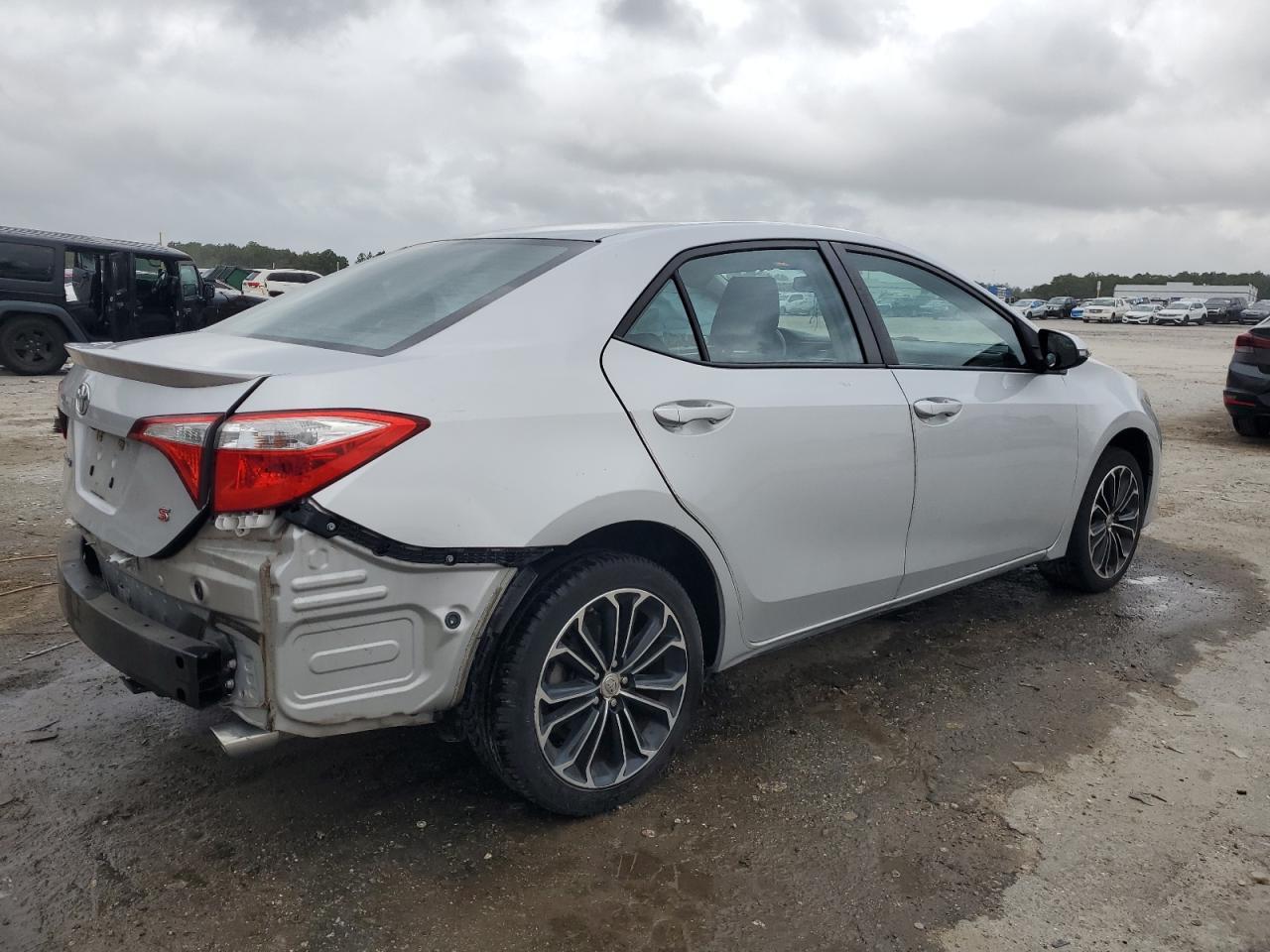 2015 TOYOTA COROLLA