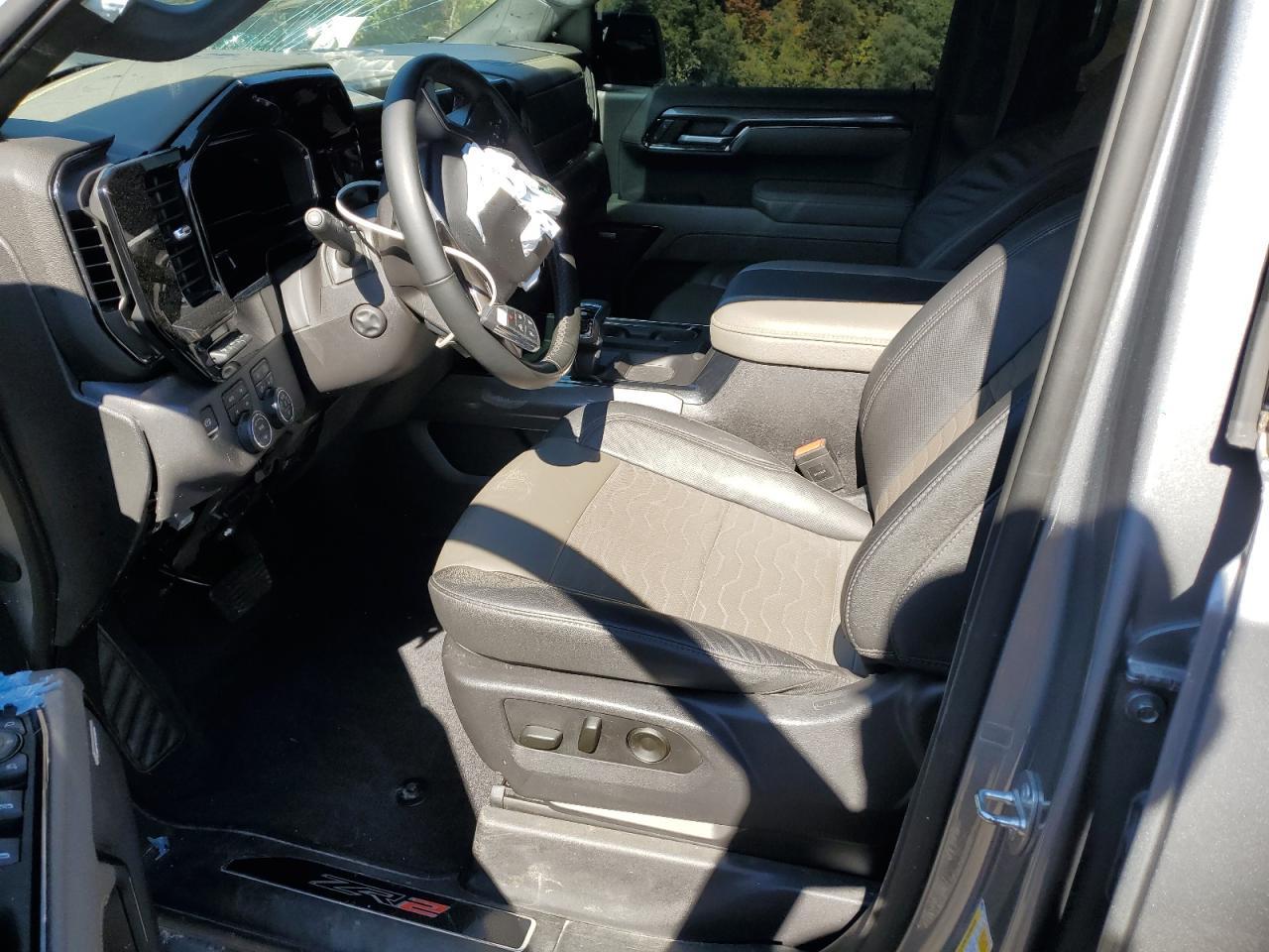 2024 CHEVROLET Silverado