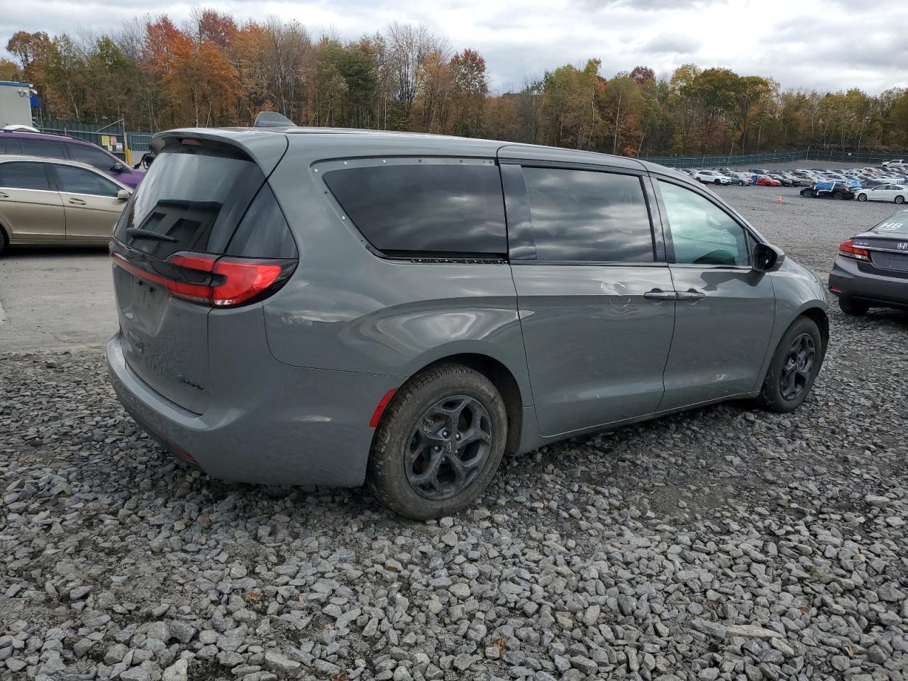 2022 CHRYSLER Pacifica