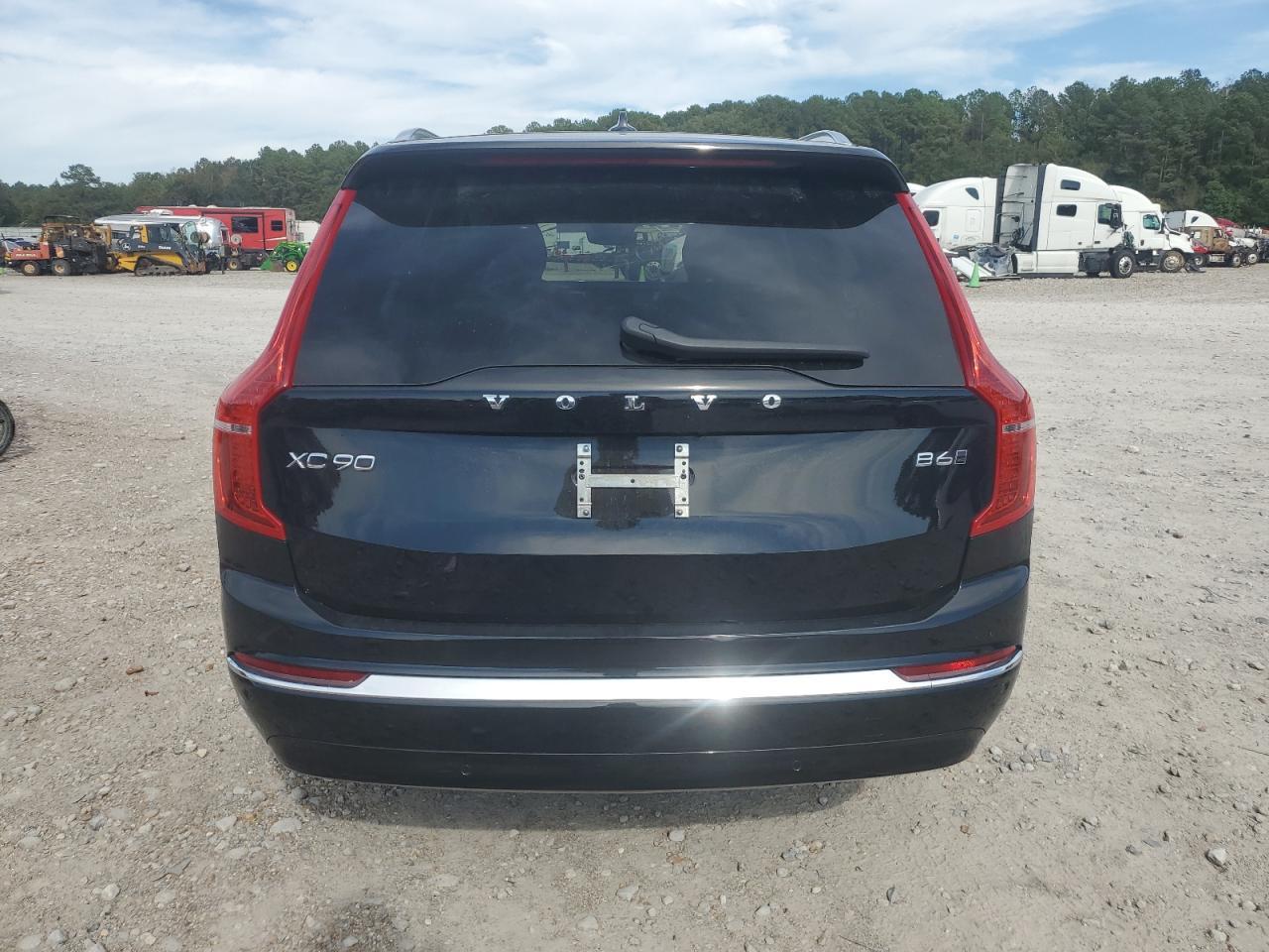 2023 VOLVO XC90