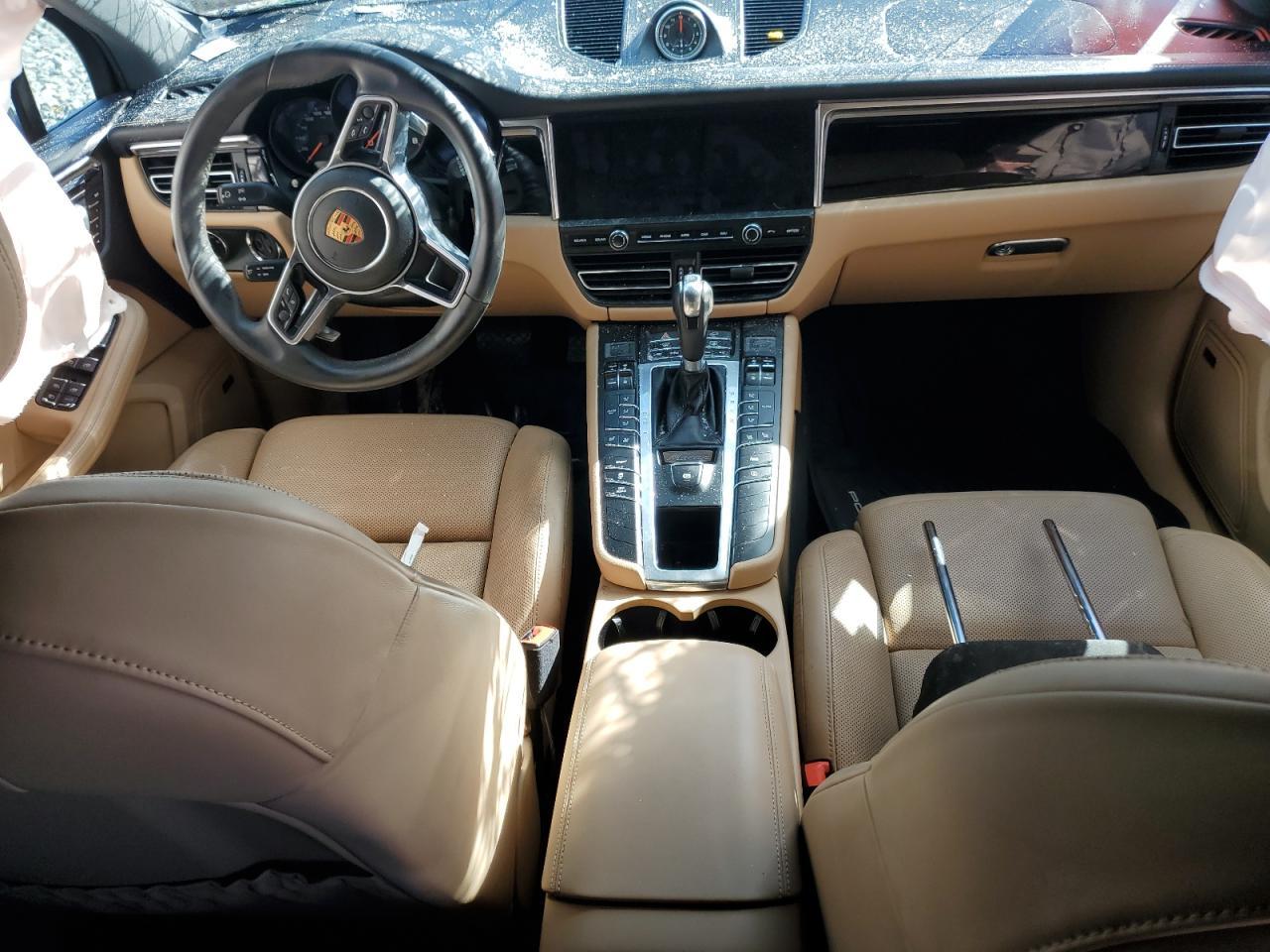 2019 PORSCHE Macan