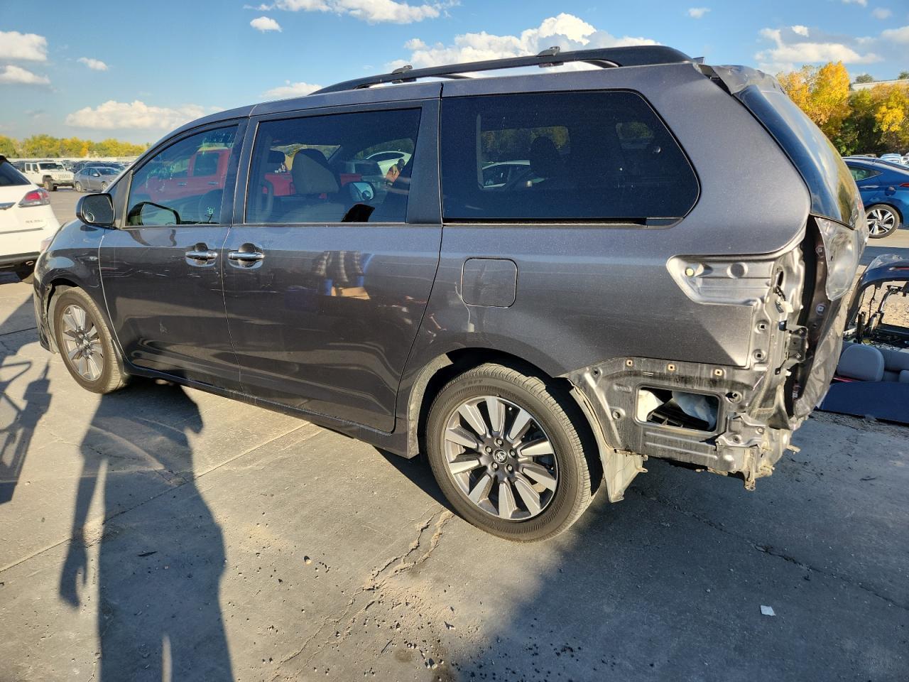 2018 TOYOTA SIENNA