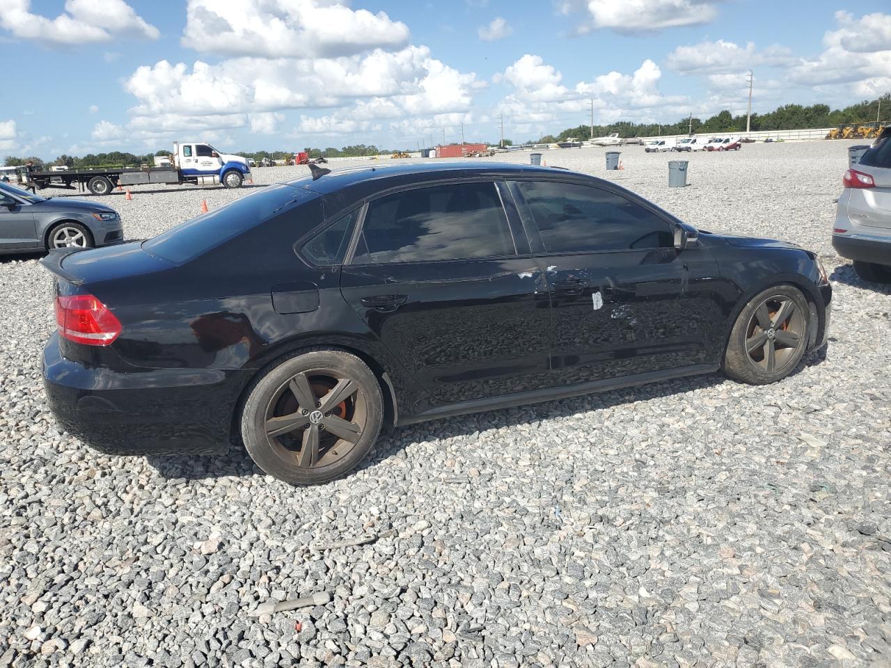 2015 VOLKSWAGEN Passat