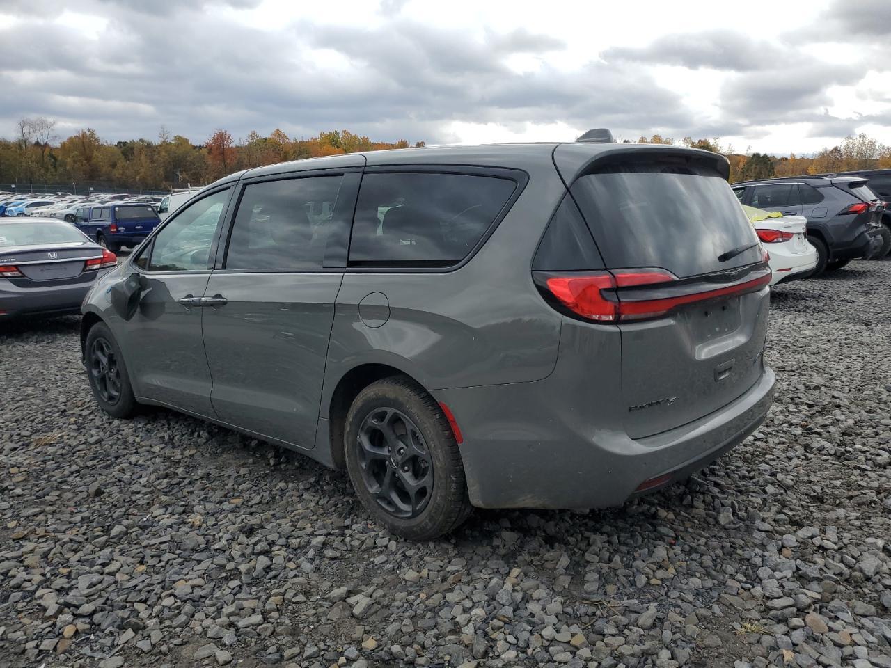 2022 CHRYSLER Pacifica