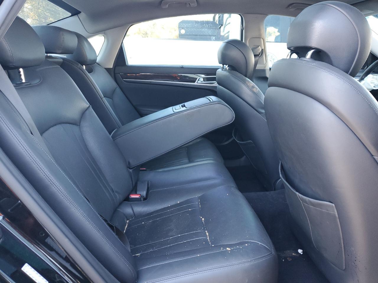 2016 HYUNDAI GENESIS