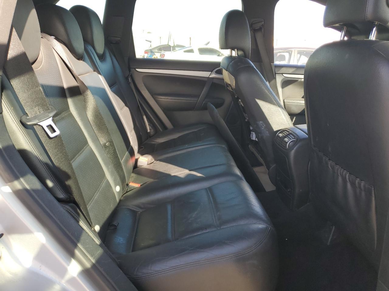 2010 PORSCHE CAYENNE