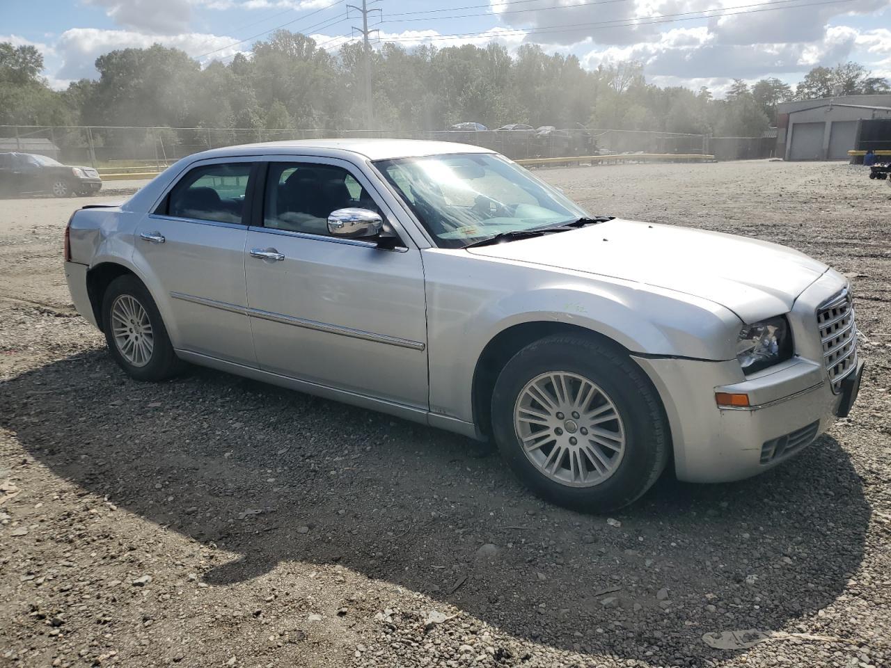 2010 CHRYSLER 300