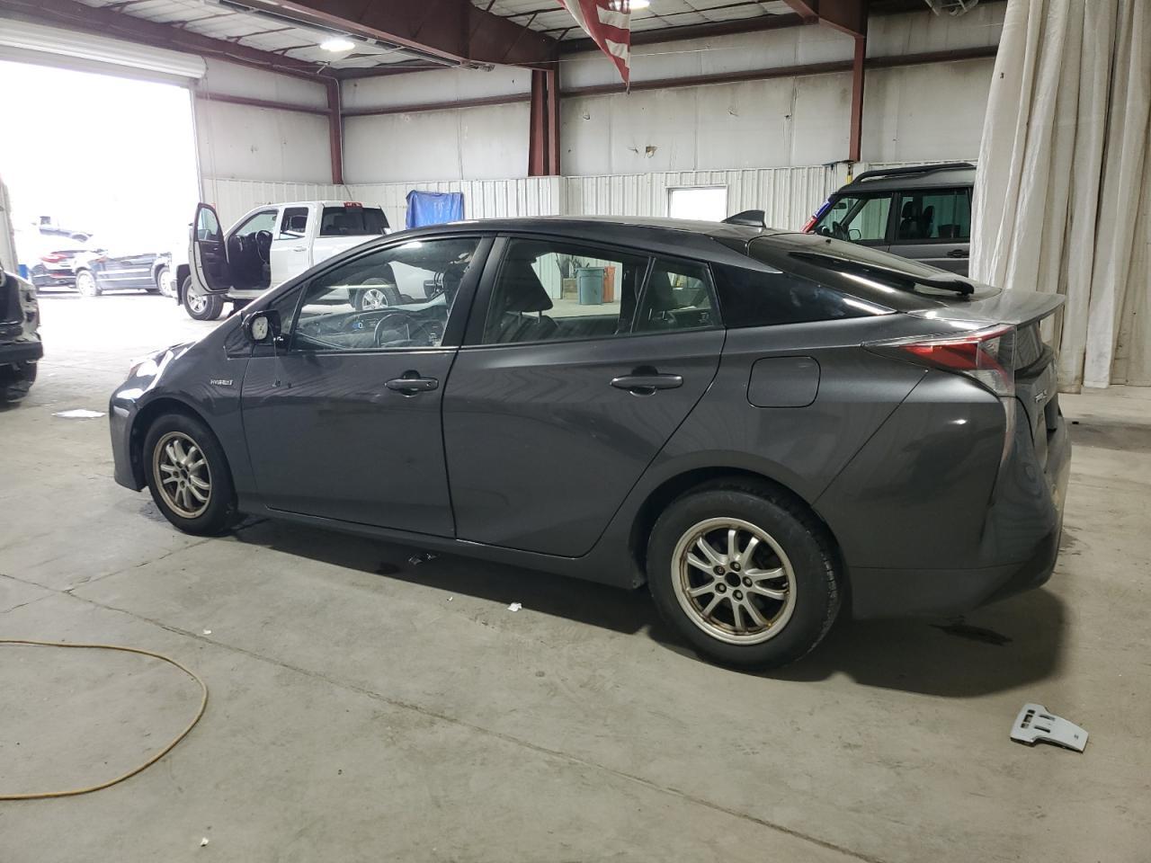 2016 TOYOTA PRIUS