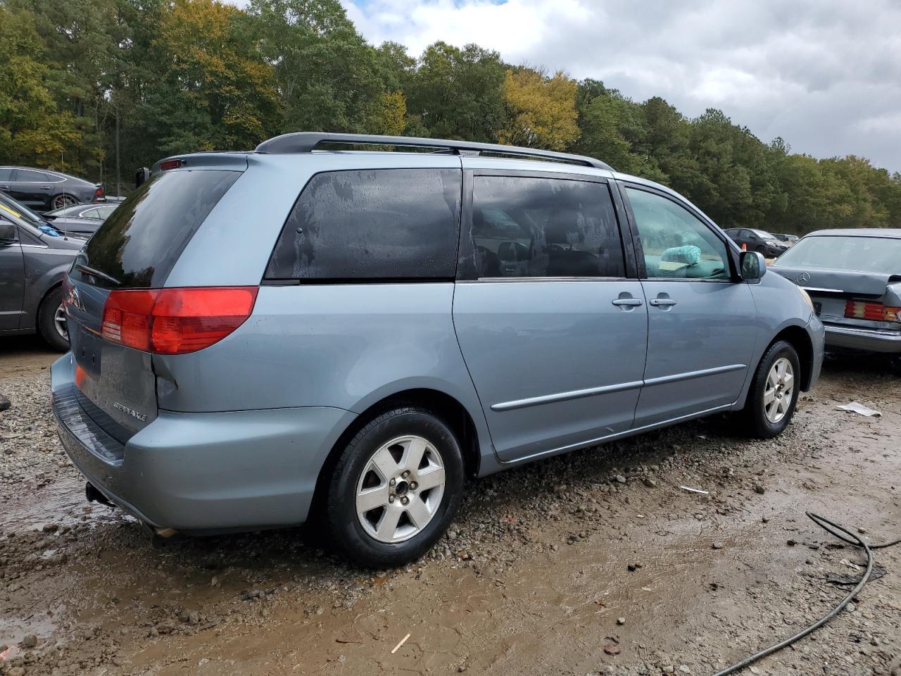 2004 TOYOTA SIENNA