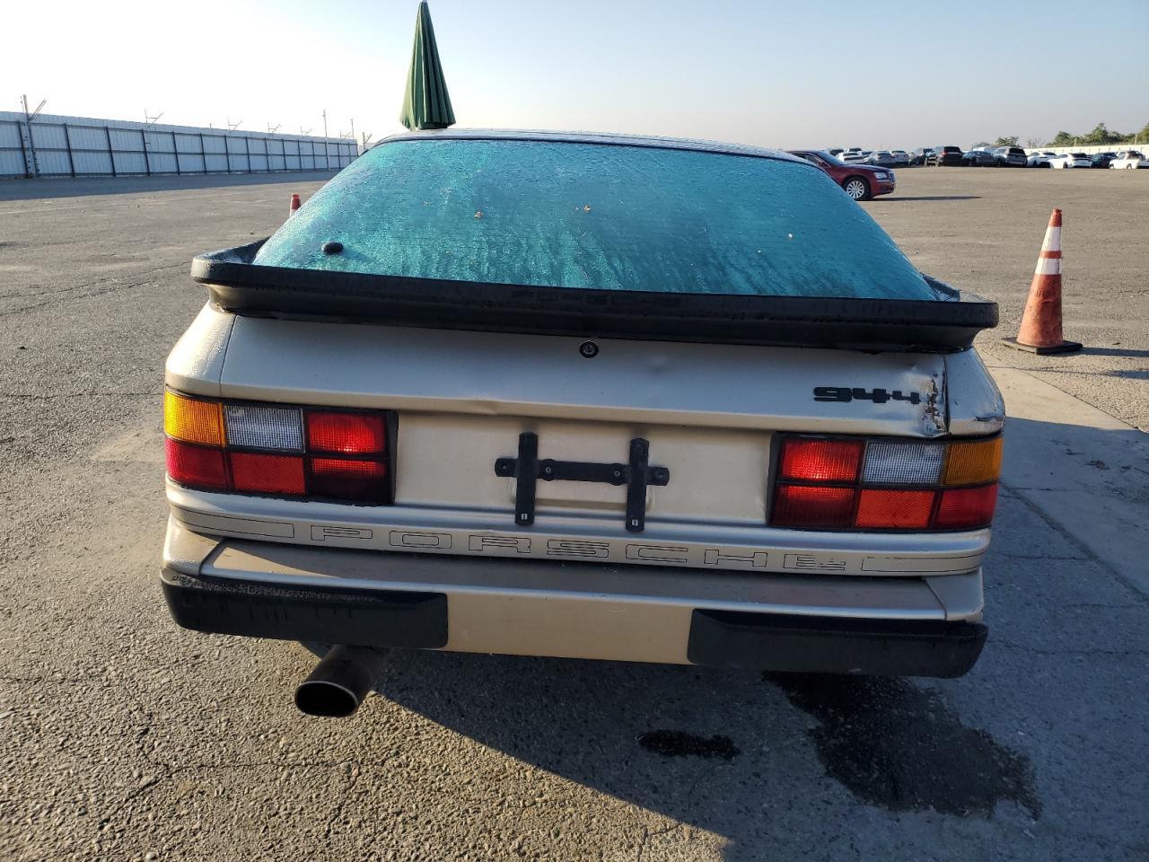 1986 PORSCHE 944