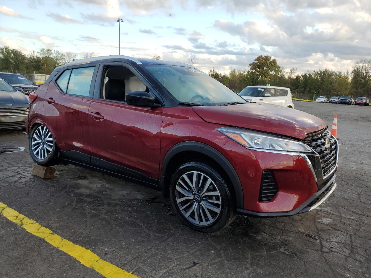 2024 NISSAN KICKS