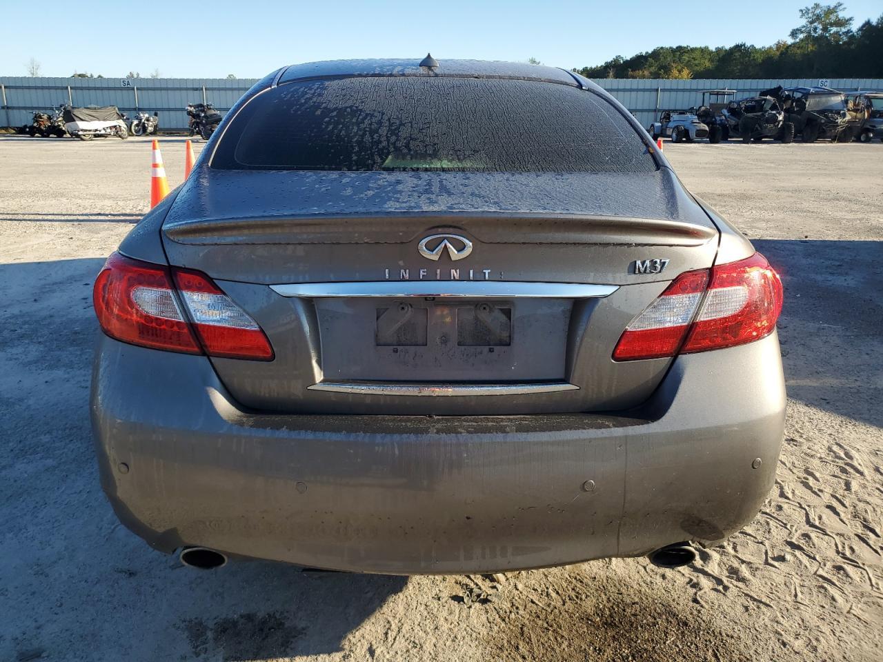 2013 INFINITI M37