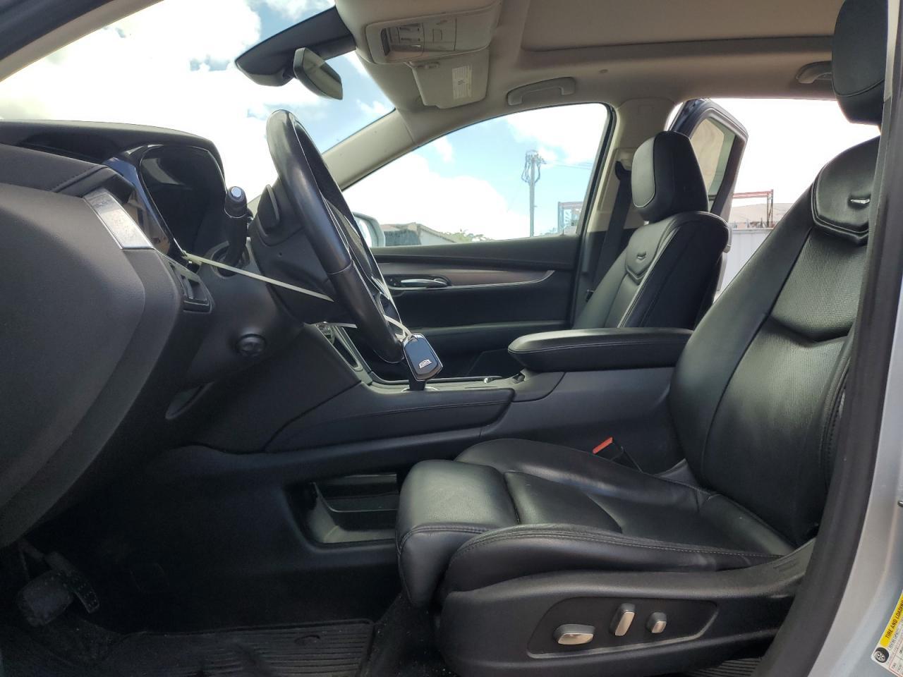 2017 CADILLAC XT5