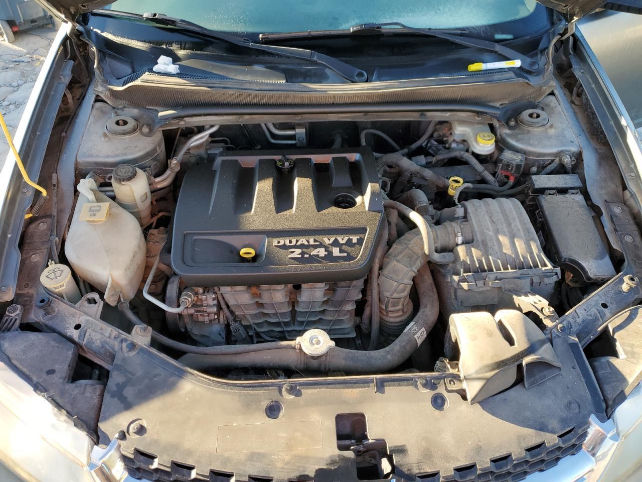 2013 DODGE Avenger