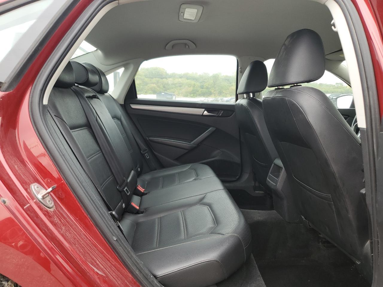 2015 VOLKSWAGEN Passat