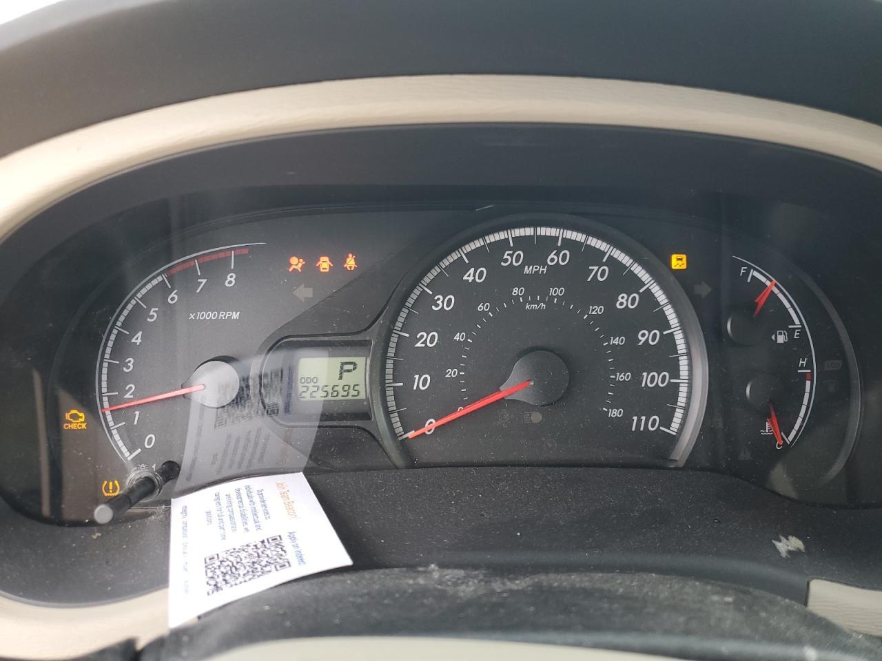 2011 TOYOTA SIENNA