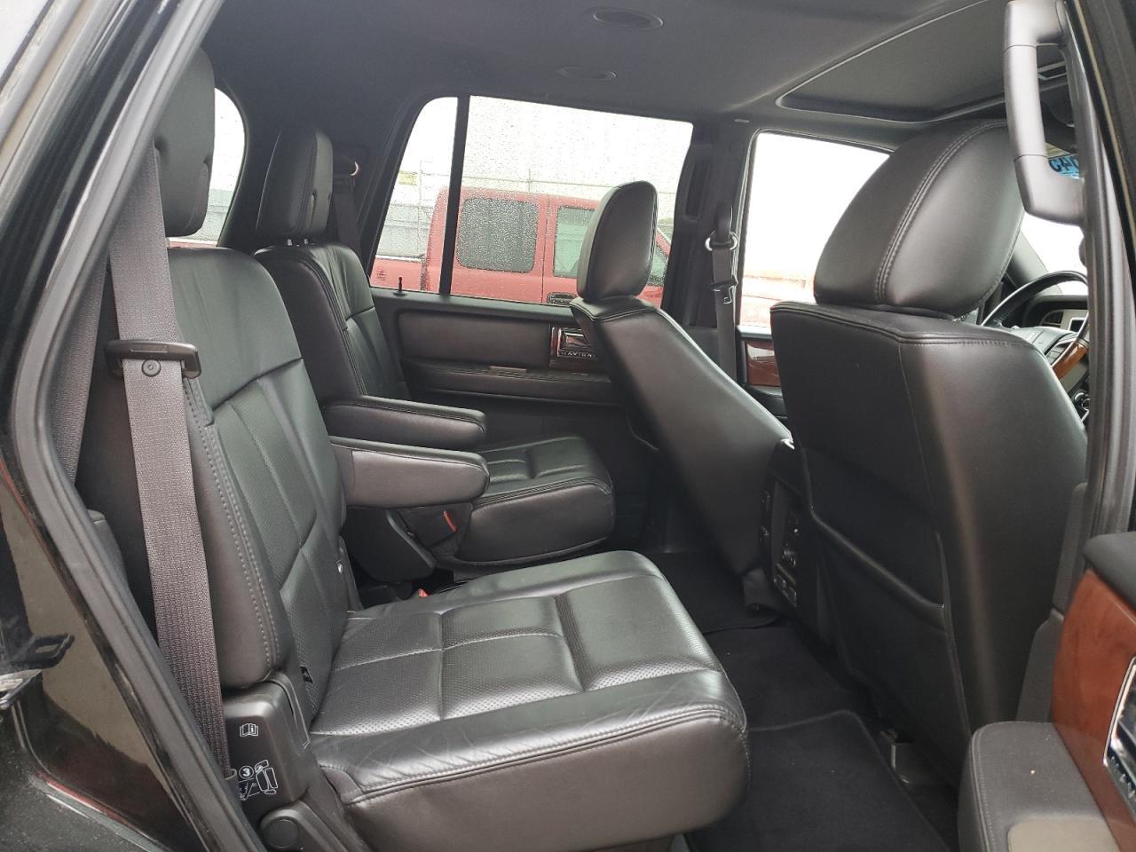 2011 LINCOLN Navigator