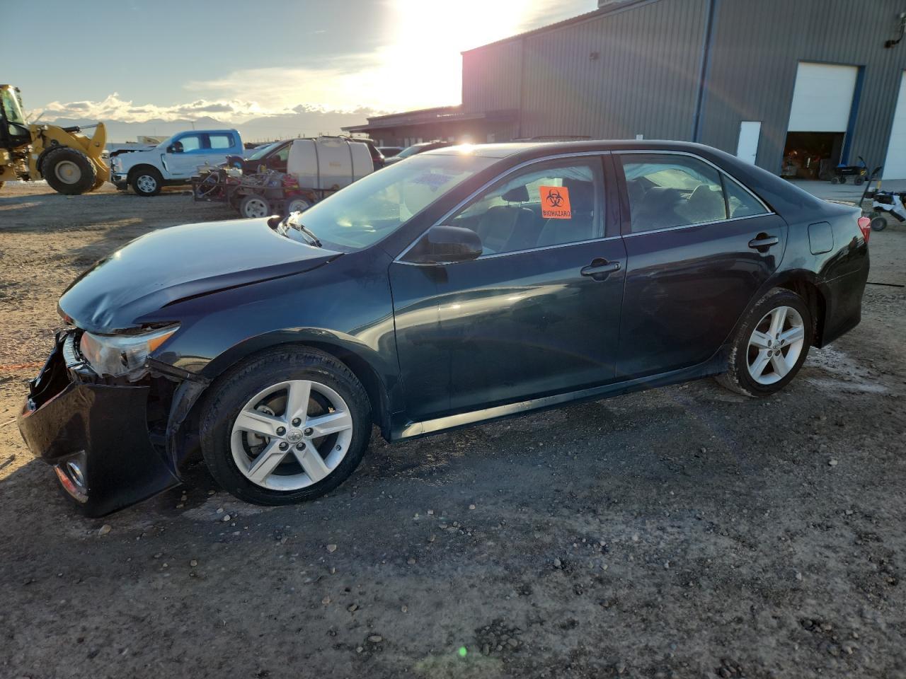 2014 TOYOTA CAMRY