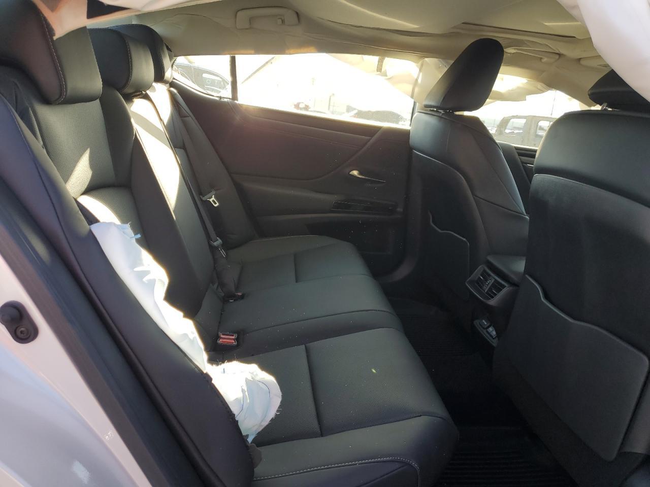 2025 LEXUS ES 300H