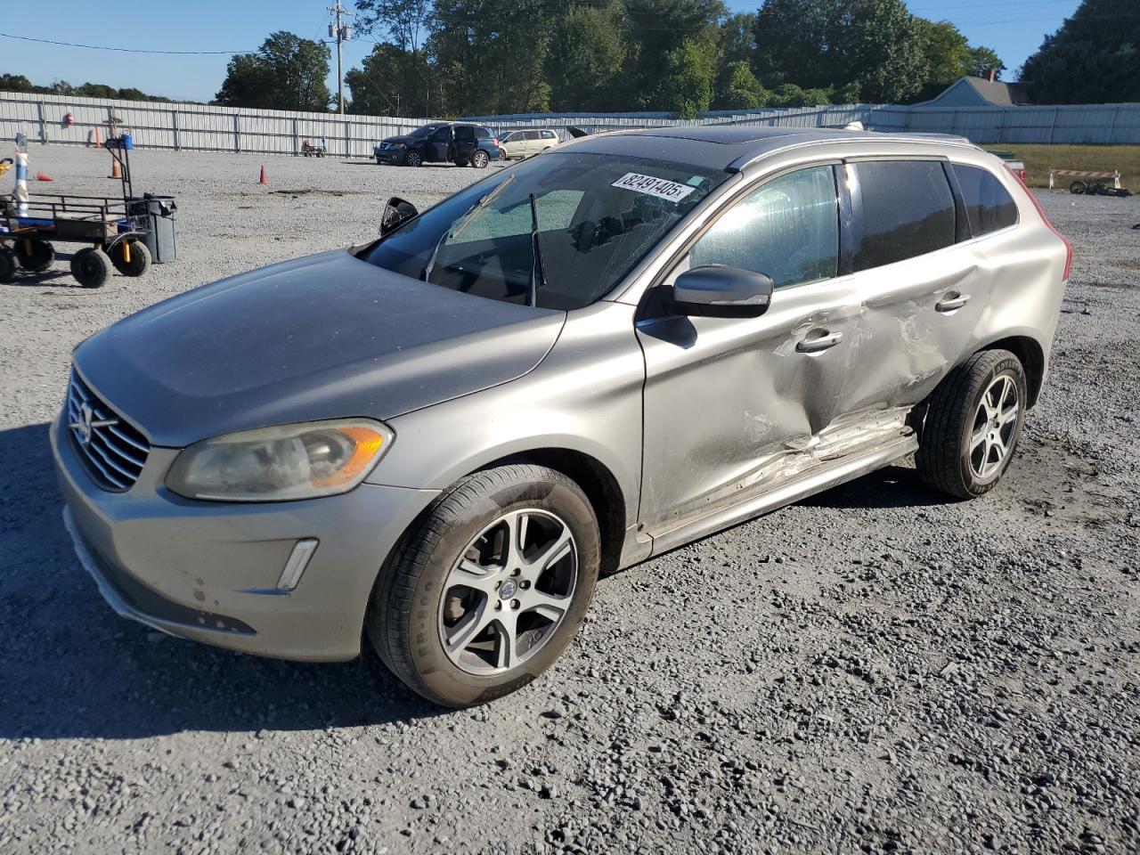 2015 VOLVO XC60