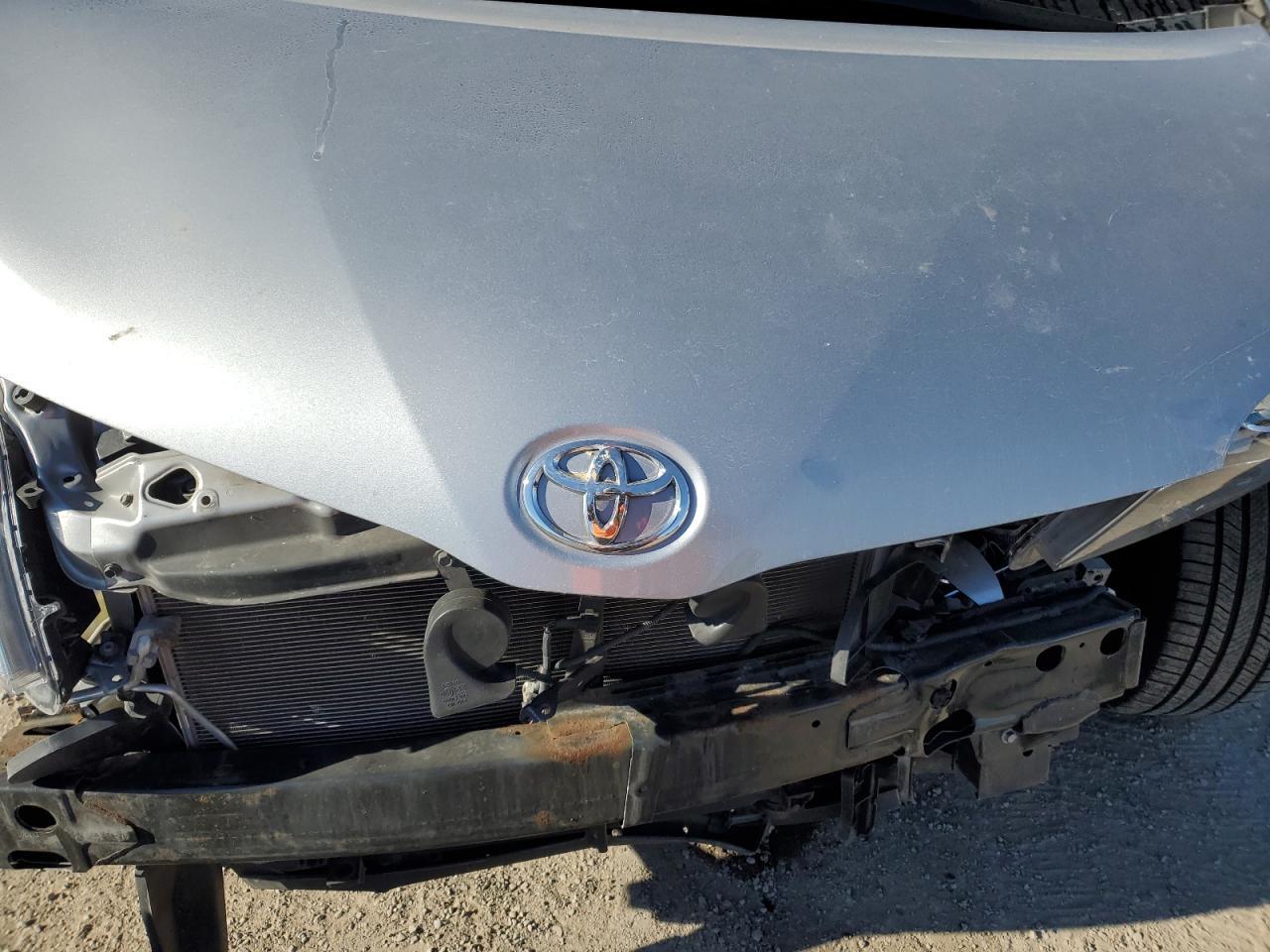 2016 TOYOTA SIENNA