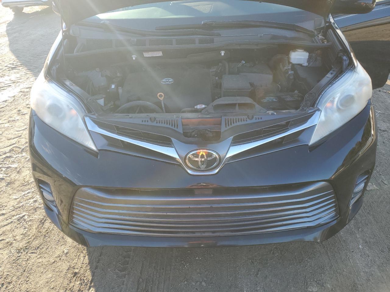 2020 TOYOTA SIENNA