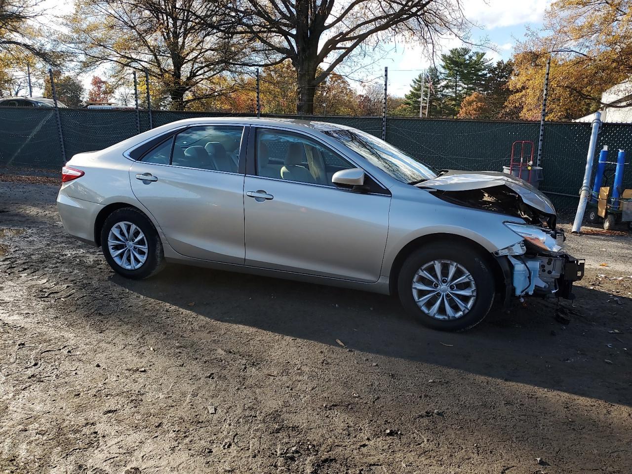 2016 TOYOTA CAMRY