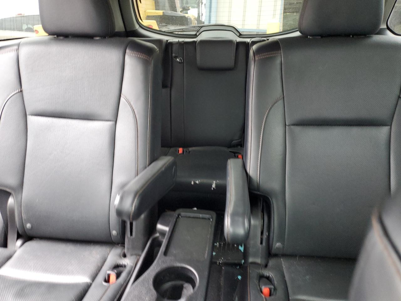 2016 TOYOTA HIGHLANDER