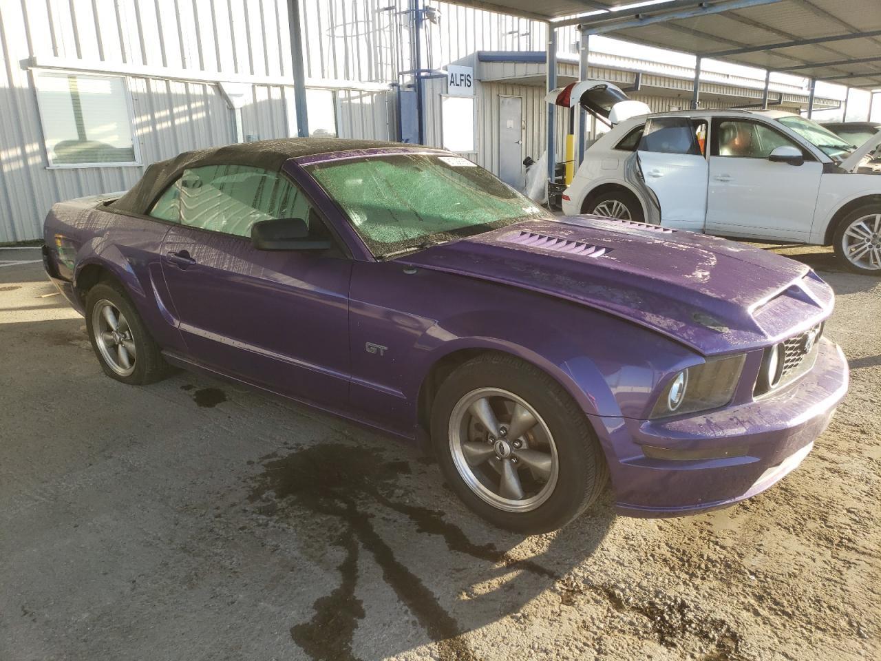 2005 FORD MUSTANG